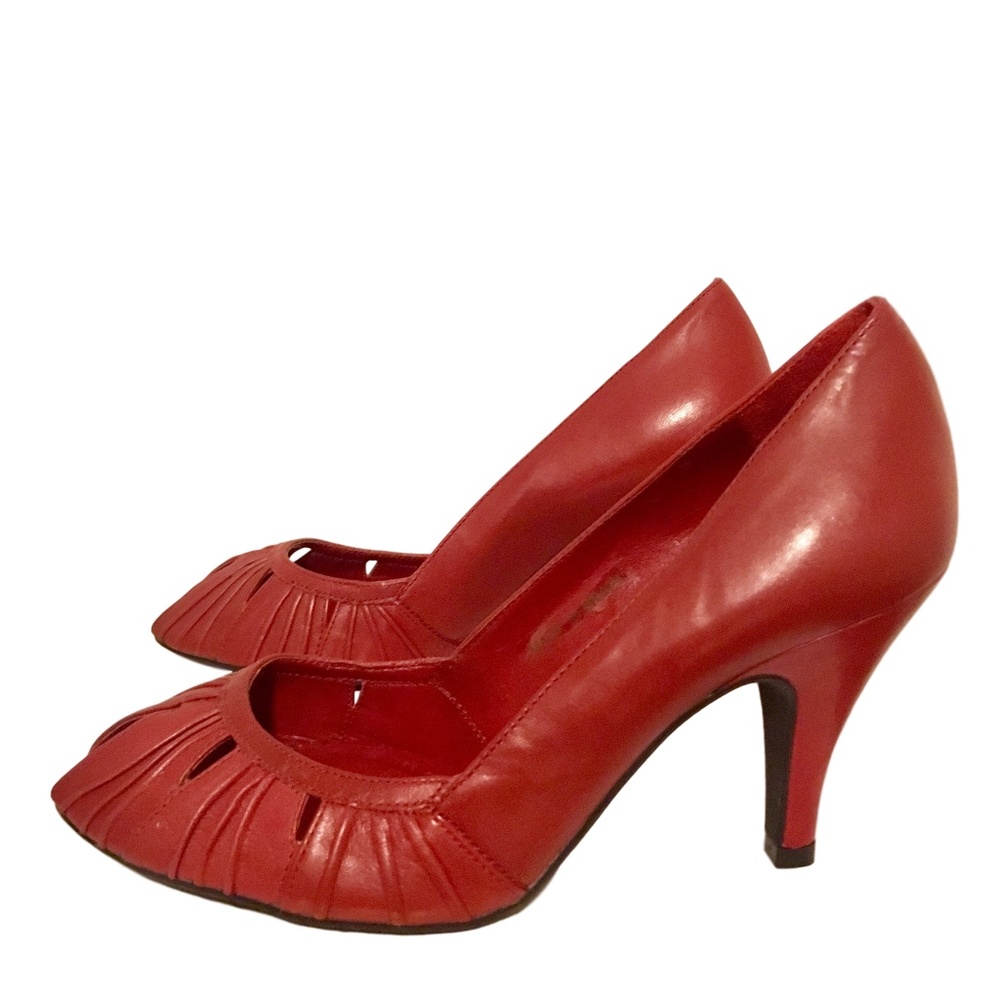 NWOT Gianni Bini Peep-Toe Heels | Red Leather